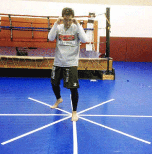 The bladed stance more typically seen in American Kickboxing than Dutch Style Kickboxing.
